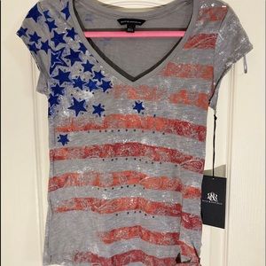 ROCK AND REPUBLIC AMERICAN FLAG V-NECK SHIRT